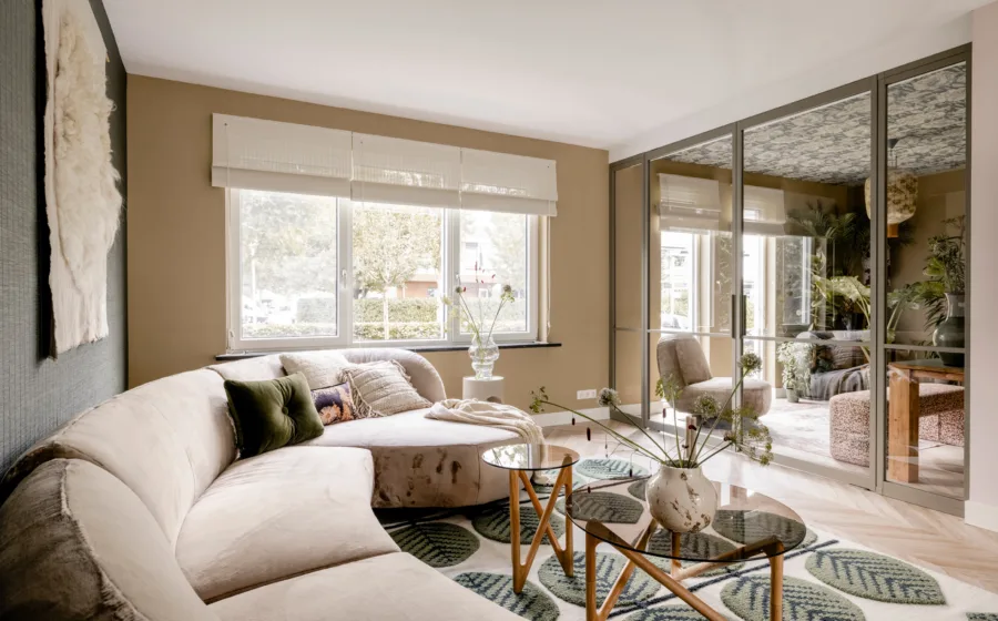 Woonkamer met gewaagde patronen