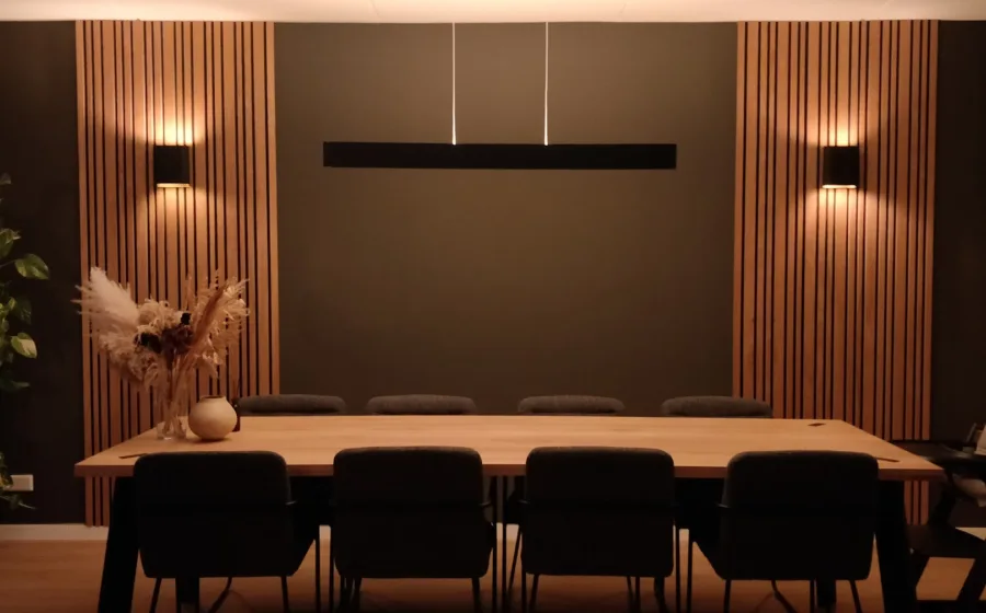 I-Wood houten wandpanelen als wandbekleding in de eetkamer
