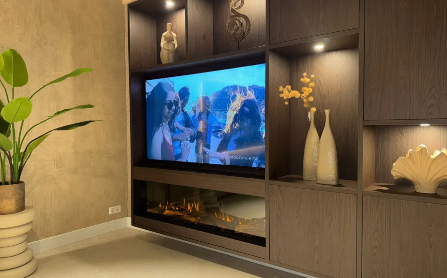 Aanhuis.nl Zaandstad: dé woonwinkel voor jouw nieuwe vloer, raamdecoratie, gordijnen, behang en meer!