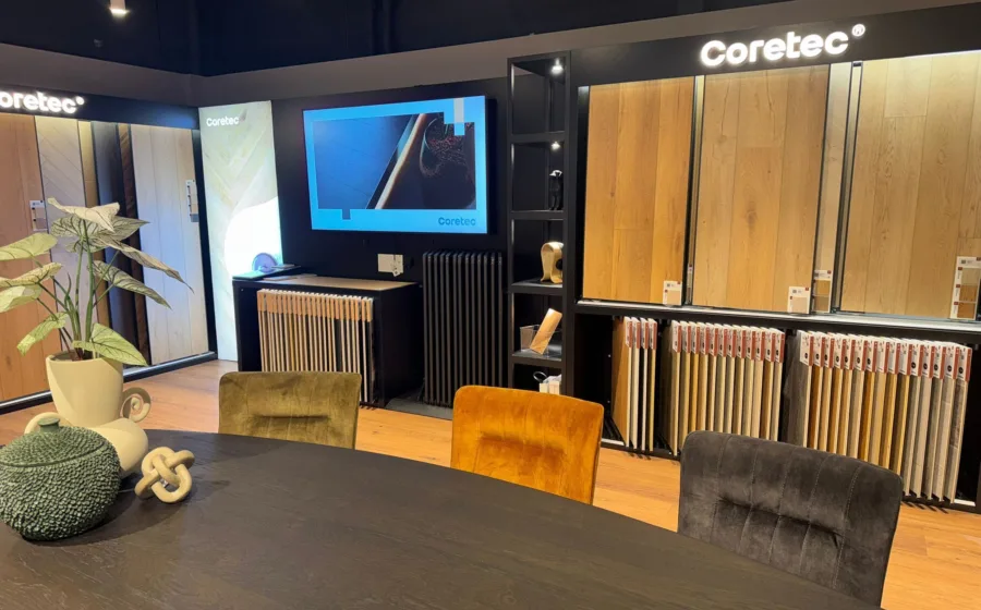 Aanhuis.nl Zaandstad: dé woonwinkel voor jouw nieuwe vloer, raamdecoratie, gordijnen, behang en meer!