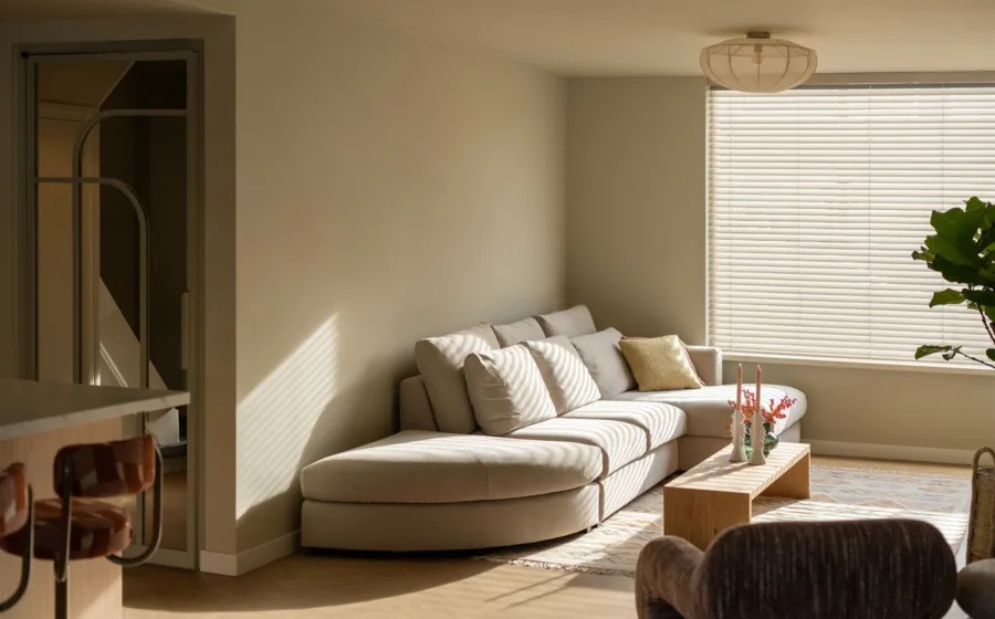 Interieuradvies van Aanhuis.nl toegepast in een speels, stijlvol familiehuis in Den Bosch.