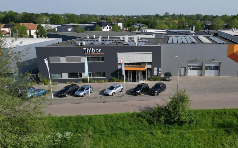 Woonwinkel Aanhuis.nl Thibor Roermond