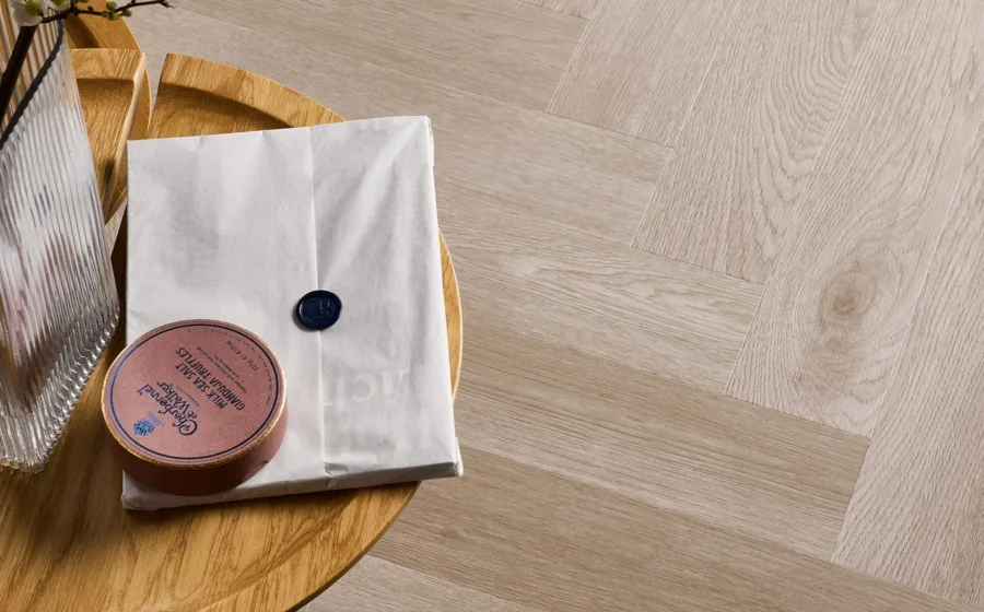 Visgraat licht hout pvc van Tarkett