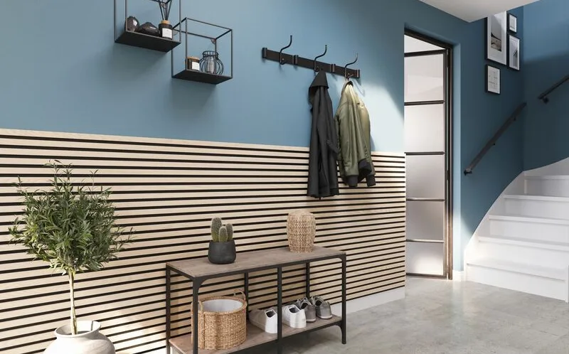 Houten wandpanelen in de hal of gang