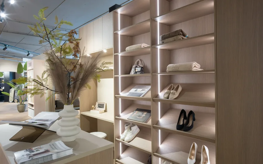 Aanhuis Almere winkel inloopkast