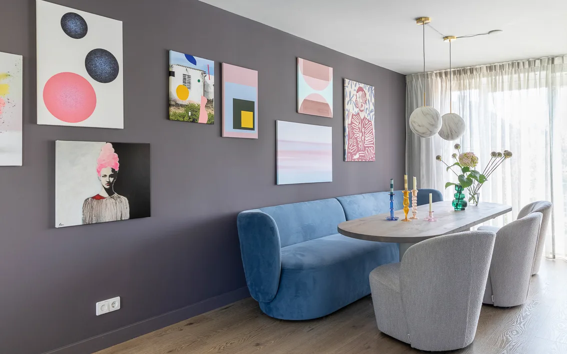 Eetkamer met kamerhoge gordijnen op maat.