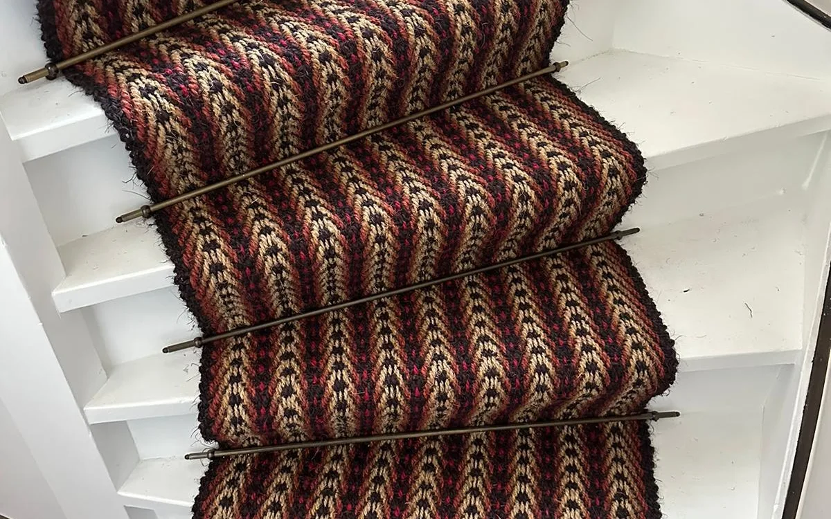 Cunera traplopers in het donkerrood met patroon