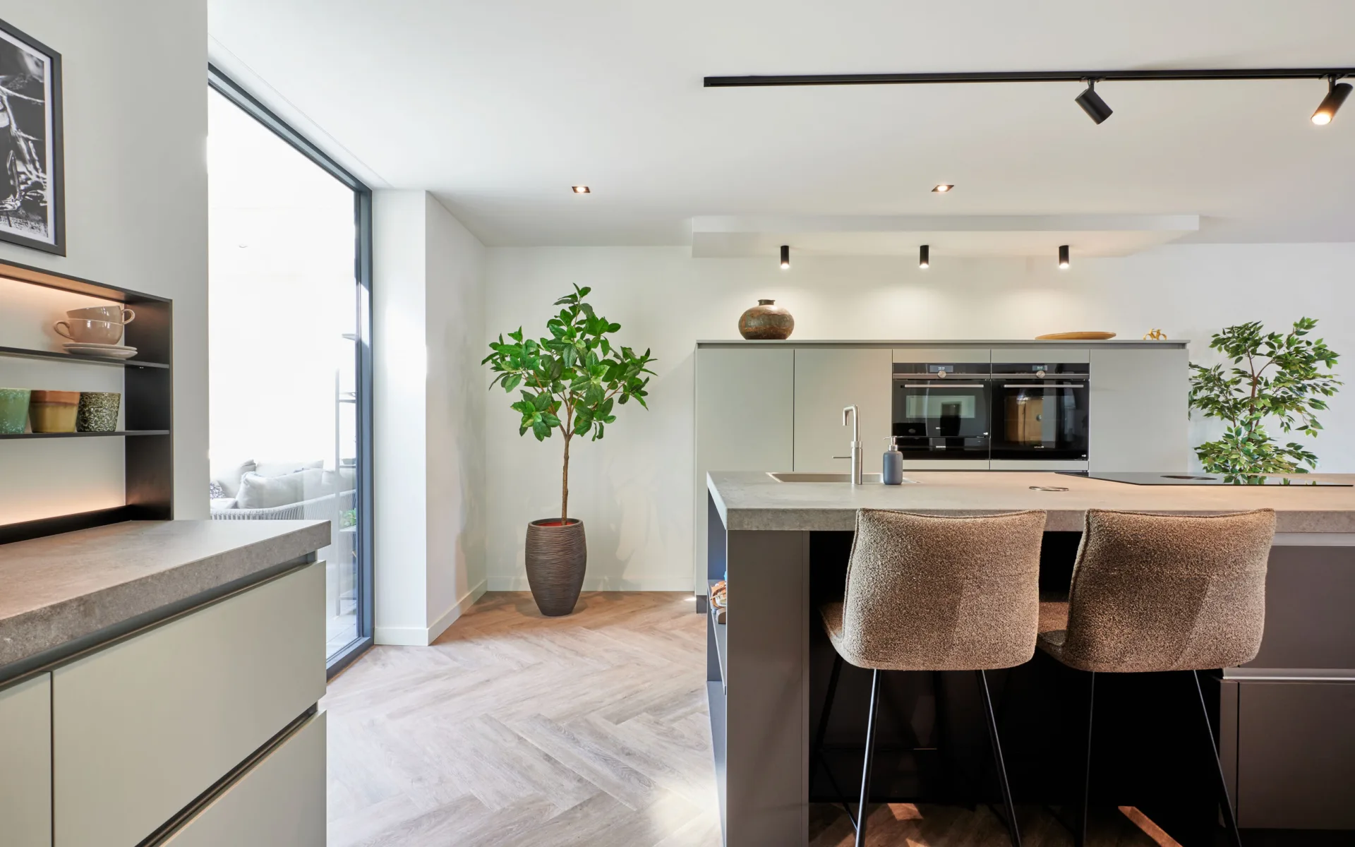 Plameco spanplafonds in de keuken en eetkamer