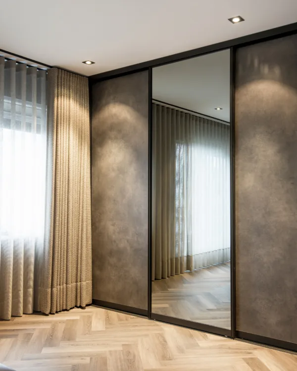 Schuifdeurkast Allure slaapkamer bruin spiegel staand