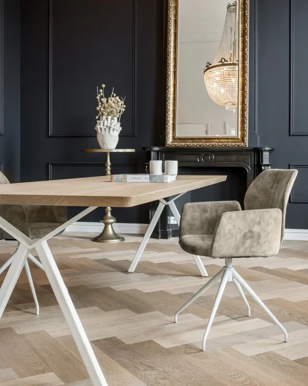 Rechthoekige tafel op maat moderne stijl met witte poten en lichte kleur eikenhouten blad