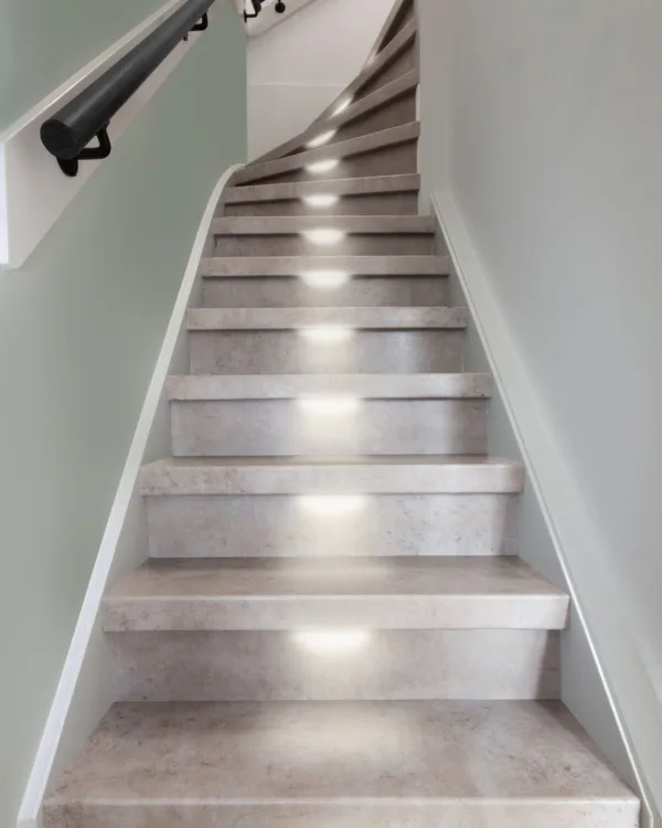 Traprenovatie met LED verlichting bij Aanhuis.nl