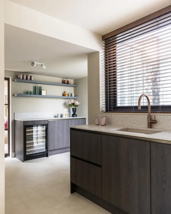 Cotap Basic Natural VT Wonen tegel 91,4 x 91,4 cm in de keuken voor een moderne uitstraling.