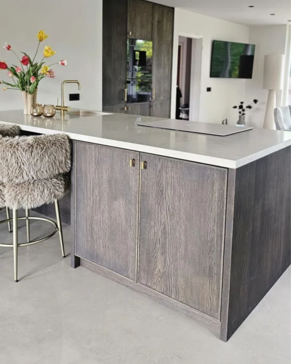 Keukenkastje in grijze houtlook