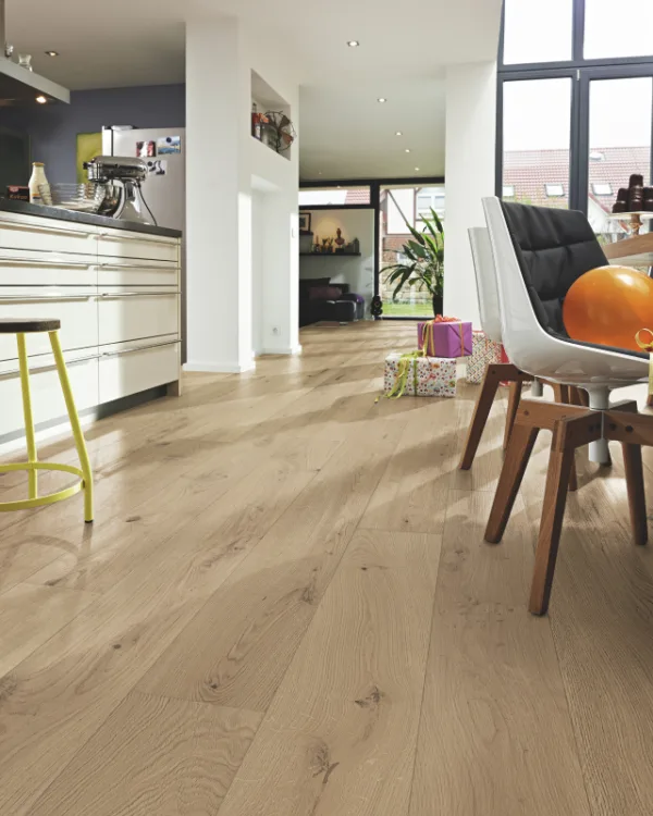 Lindura Eik Levendig Creme 8935 houten vloer