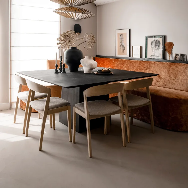 Gietvloer in de eetkamer | Aanhuis