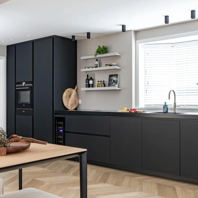 PVC-vloer Volendam in Hongaarse punt - Aanhuis.nl