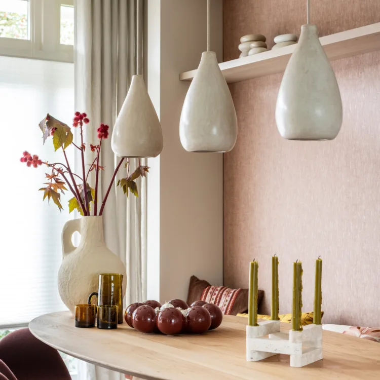 Sfeerfoto van warm kleurrijk interieur uit vtwonen aflevering, seizoen 23, aflevering 3