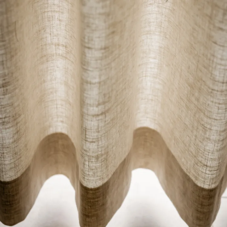 Close-up van Artelux wavegordijnen in de kleur Schelp 22