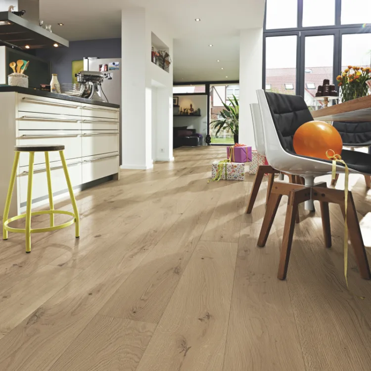 Lindura Eik Levendig Creme 8935 houten vloer