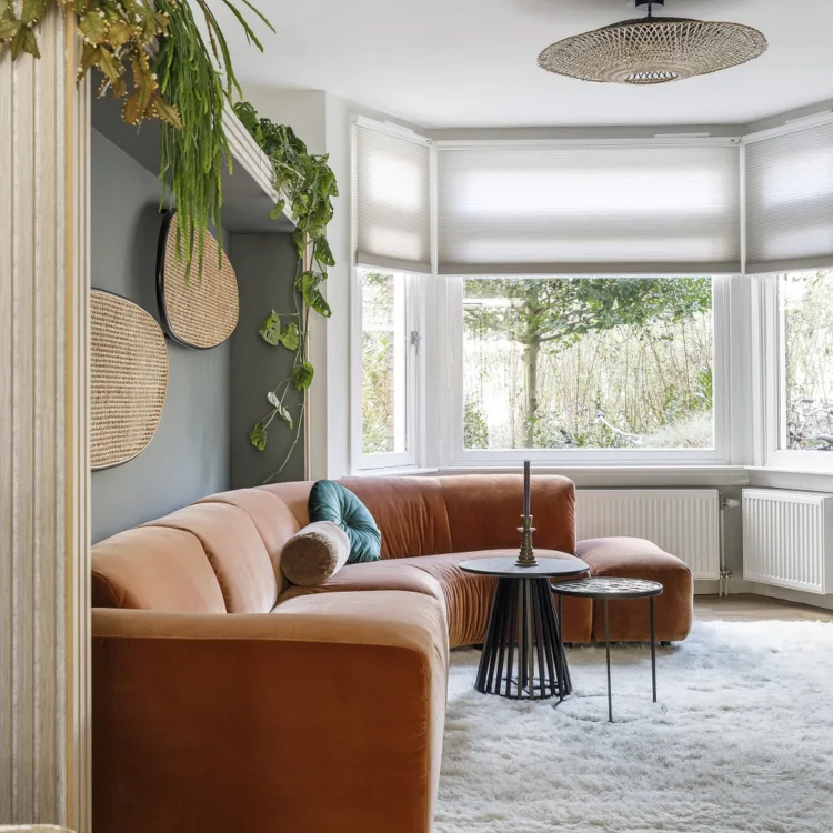 Sfeerbeeld van Luxaflex® raamdecoratie met PowerView® automation